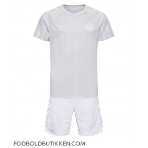 Danmark Udebanetrøje Børn VM 2022 Kortærmet (+ Korte bukser)